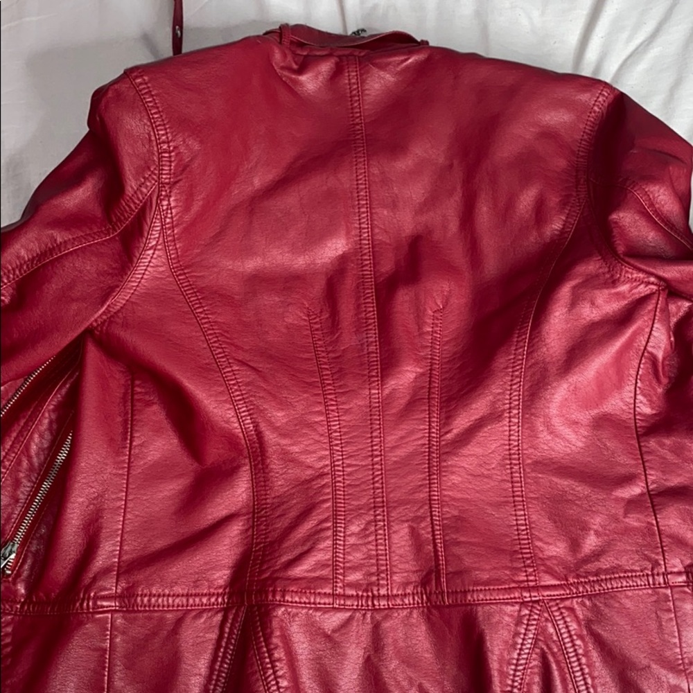 Red leather jacket - Picture 7 of 10